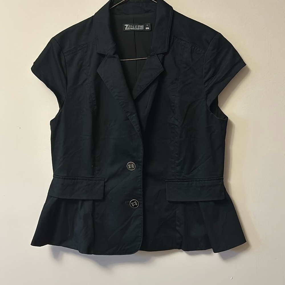 7th Avenue Design black button front blouse cap sleeves new w/o tags  size 4